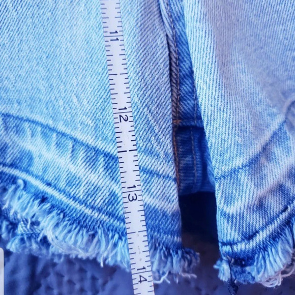 💚5/$25  MODERN AMERICAN West Side Denim Jean Shorts Size 6 (27) - Picture 2 of 15
